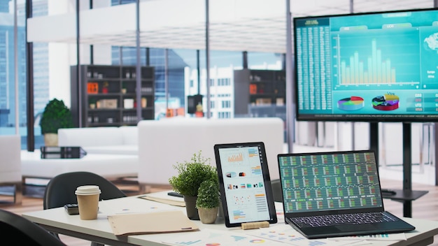 Современный офис финансового консультанта